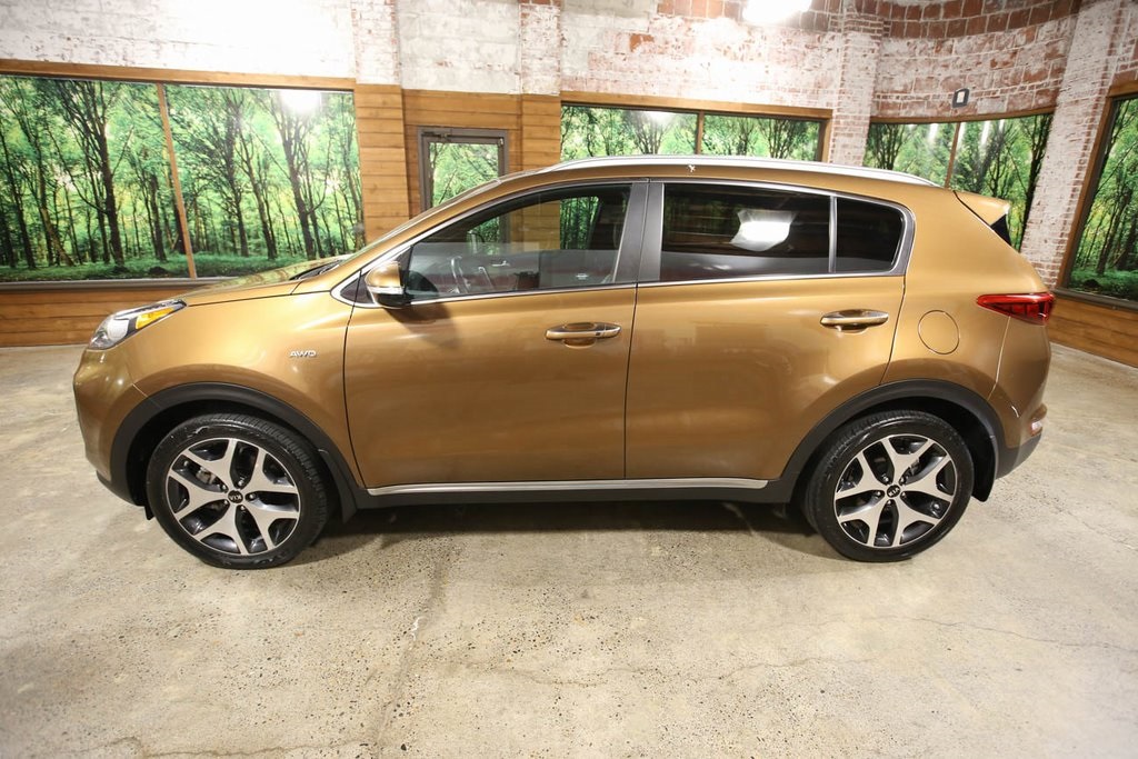 Pre-Owned 2017 Kia Sportage SX AWD, 1-Owner, Navigation, Panoramic